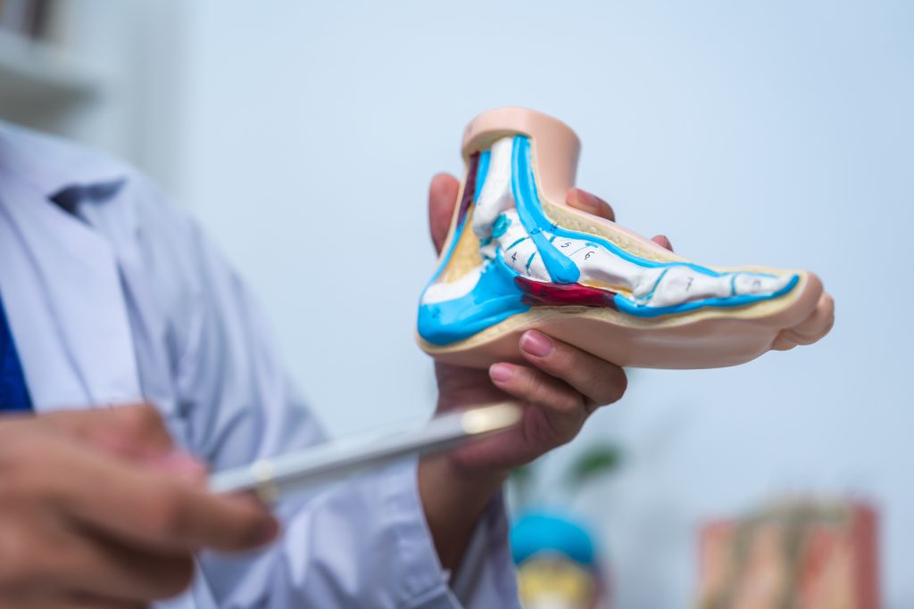 Ποδίατρος: Τι είναι ακριβώς και πότε πρέπει να πηγαίνουμε